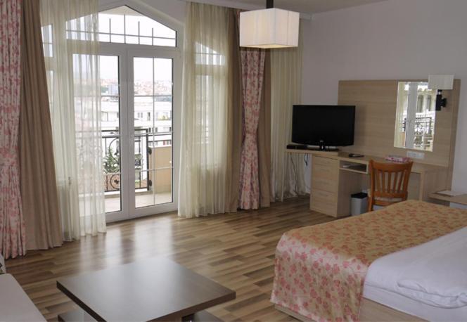 Hotel Pinocchio Priştine Dış mekan fotoğraf