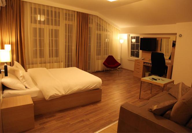 Hotel Pinocchio Priştine Dış mekan fotoğraf