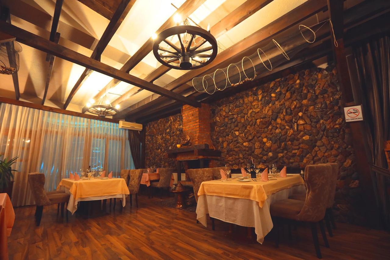 Hotel Pinocchio Priştine Dış mekan fotoğraf